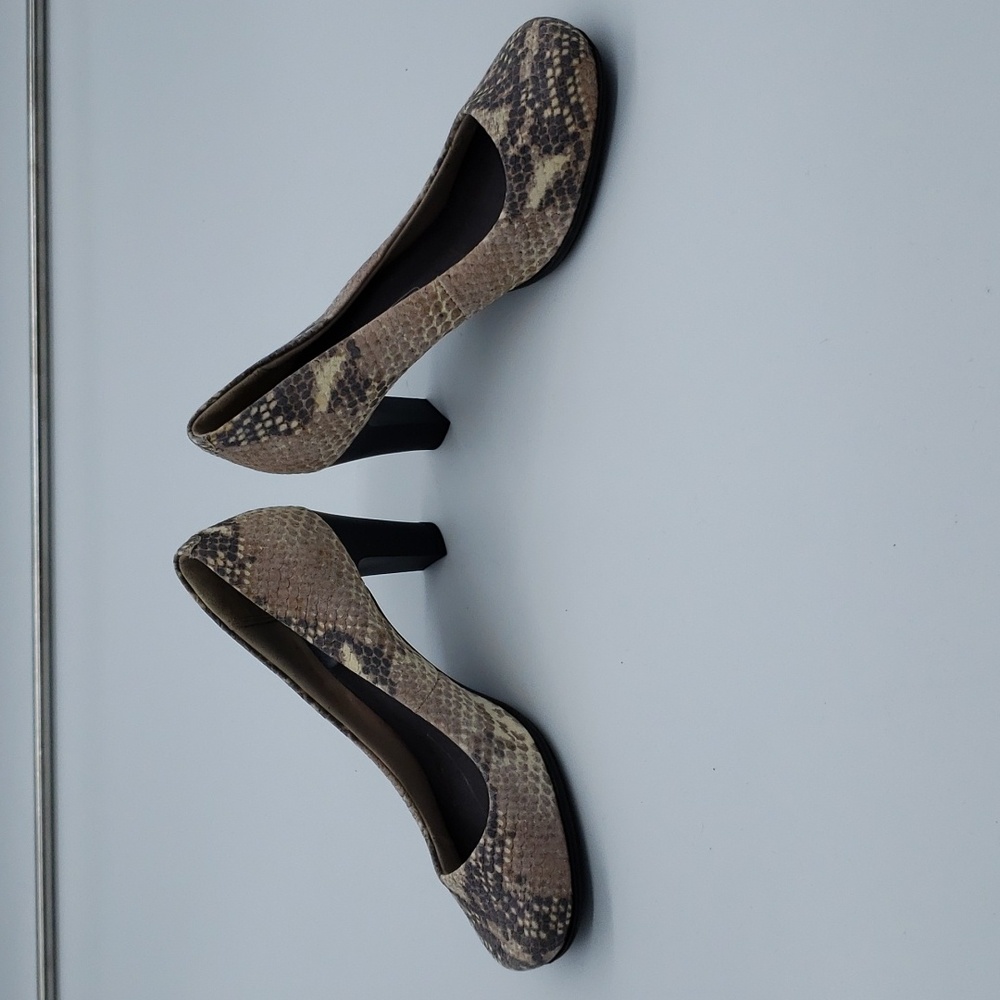 Rockport Women's Leather Snakeskin pattern Heels size 7 - Picture 3 of 12